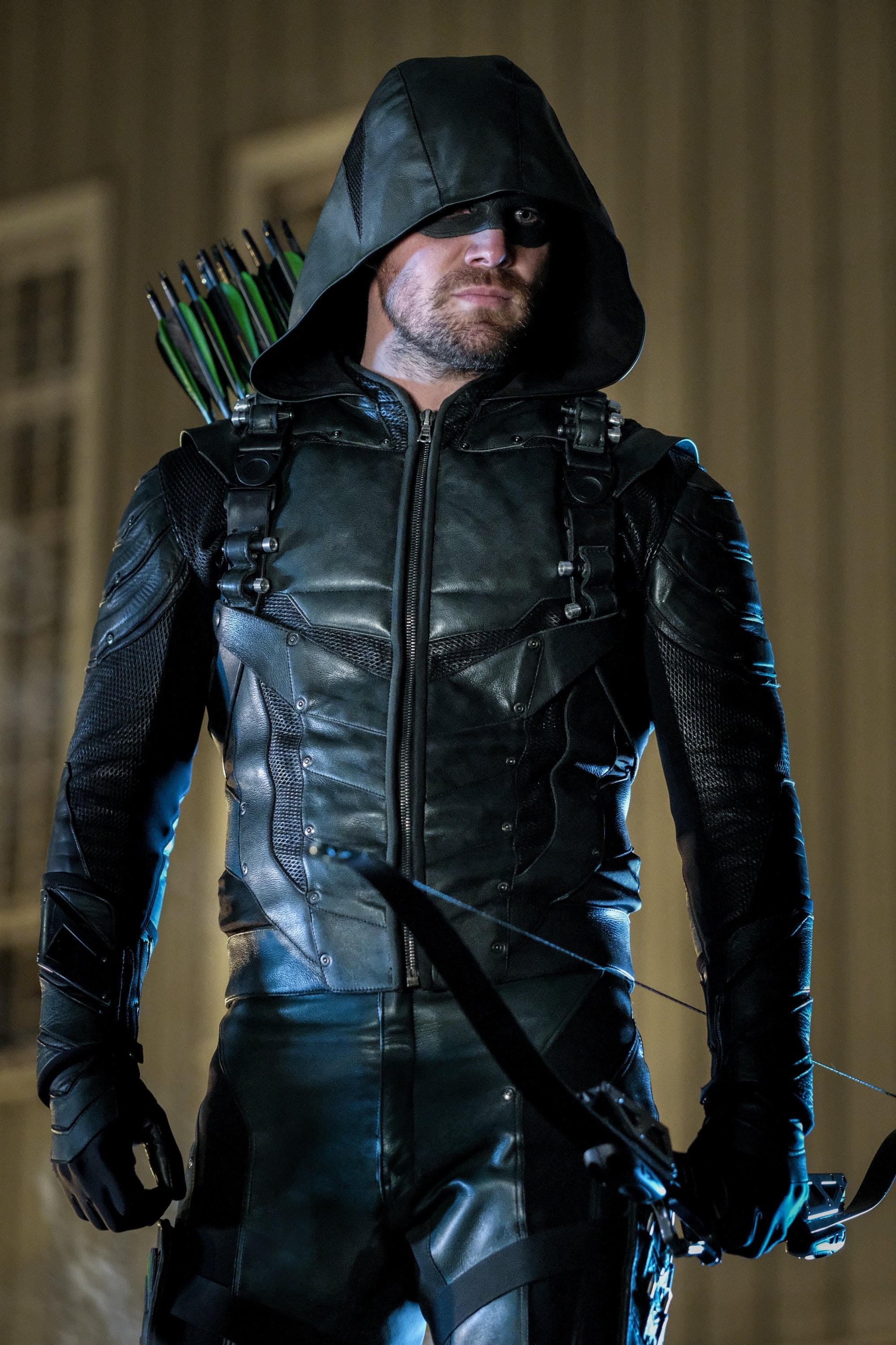 Arrow Oliver Reunites With His Team In New Photos From Season 6 Episode 22 The Ties That Bind 9209