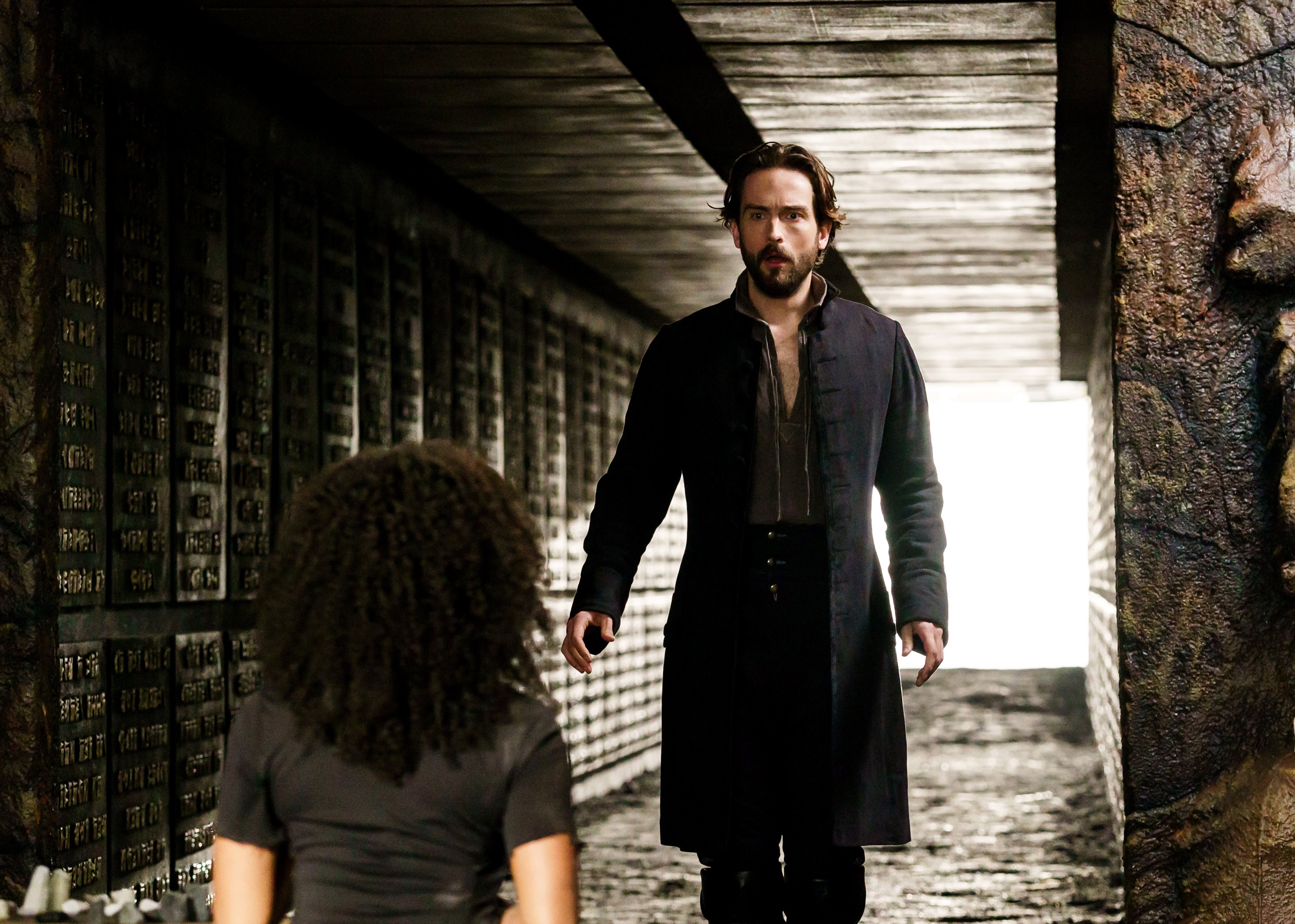 new-promo-stills-for-sleepy-hollow-season-3-episode-10-incident-at