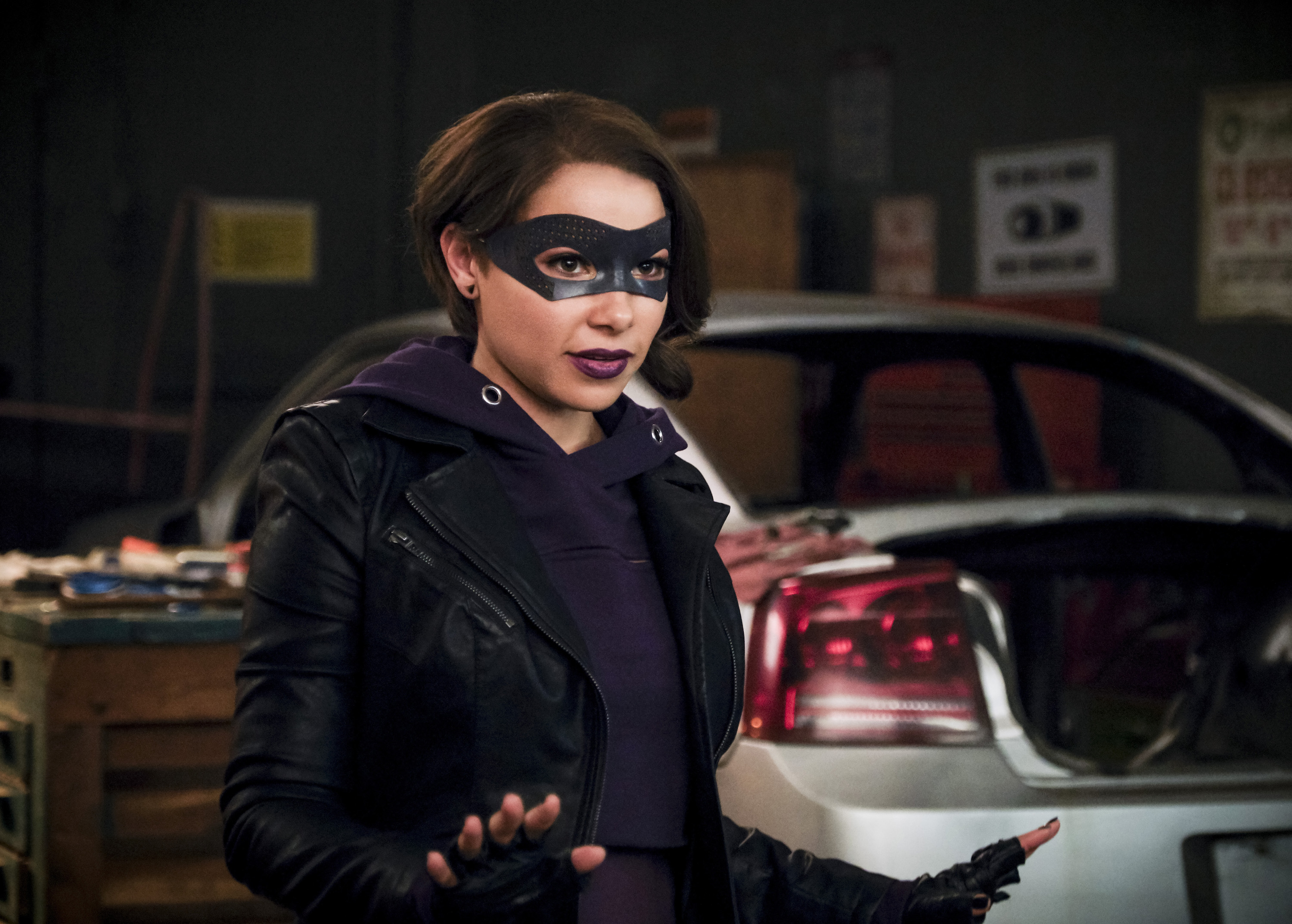 The Flash Nora Gets Bad New Friends In New Photos From Season 5 Episode 20 Gone Rogue